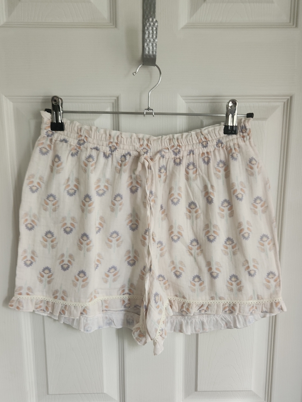 Rachel Zoe Cream Cotton Lounge Shorts with Pale Blue and Tan Floral Print